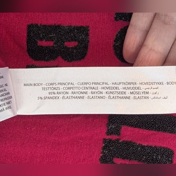 Ariat small long sleeve tshirt in hot pink with stain and fading - Picture 5 of 10